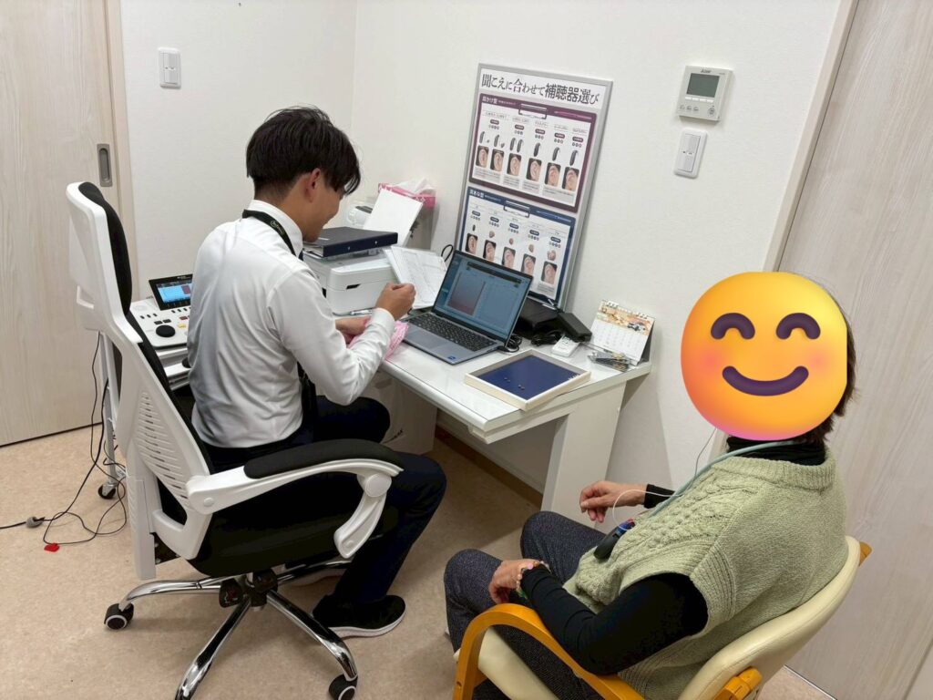高齢者に寄り添った補聴器相談。鈴木隼人店長による補聴器外来。助成や福祉の相談も承ります。